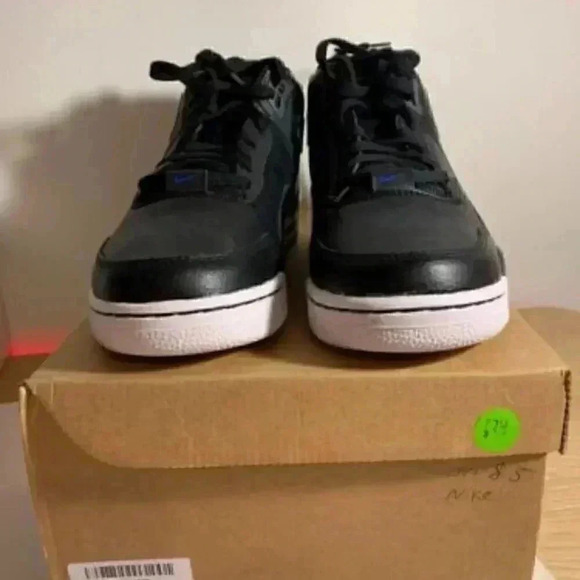 K634. NEW NIKE- Black- US 8.5 Men's - Picture 3 of 4